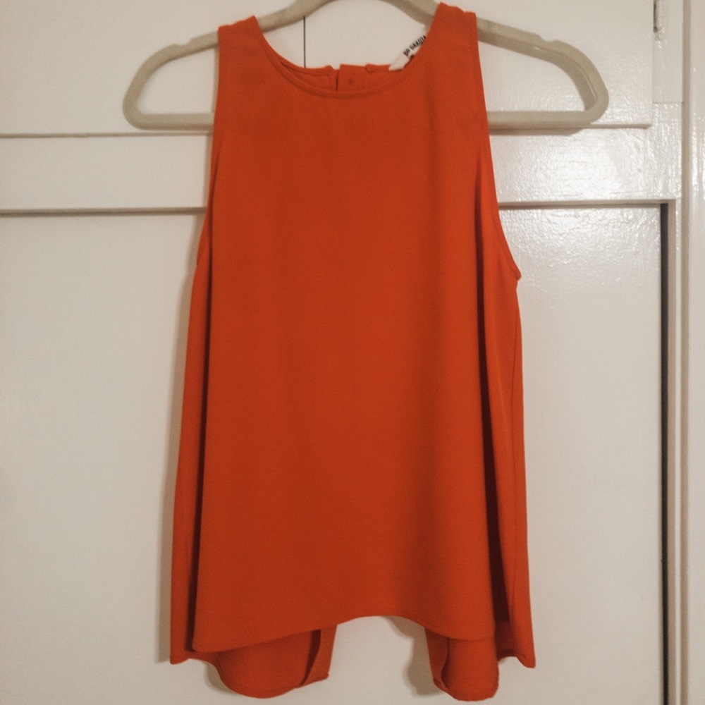 BB Dakota Red Sleeveless Blouse - Small